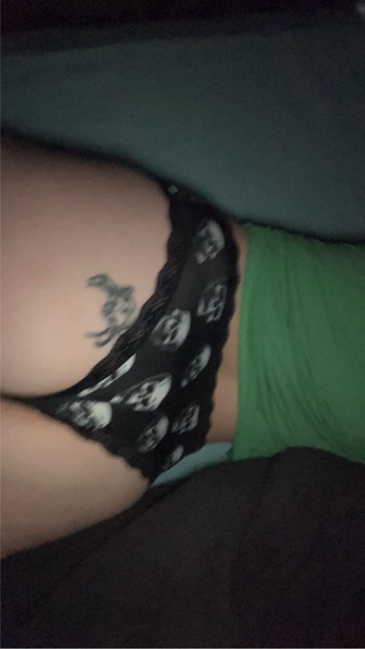 Cheap snap slut wanna share her body with horny cocks, check her snap in pics and comments #YQwWviIX
