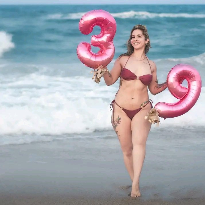 Entrenadora July P la mas puta del gym #nVOByss1